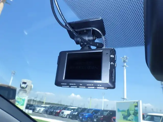 トヨタ プリウス Z 千葉県 2025(令7)年 1万km プラチナホワイトパールマイカ Toyota Safety Sense/・プリクラッシュセーフティ/・レーンディパーチャーアラート/・オートハイビーム/・レーダークルーズコントロール/・ブラインドスポットモニター/純正コネクティッドナビ/地デジTV/【Bluetooth接続】/パノラミックビューモニター/ドライブレコーダー（前後撮影）【TZ-DR210】/運転席パワーシート/革巻きステアリング/ステアリングスイッチ/ステアリングヒーター/ETC（2.0）/LEDヘッドライト/ウインカーミラー/クリアランスソナー/純正19インチアルミホイル/サイド/カーテンエアバッグ/スマートキー