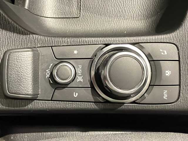 マツダ デミオ 13S 新潟県 2016(平28)年 13.7万km スノーフレイクホワイトパールマイカ スマートシティブレーキサポート/フルセグTV/ETC/シートヒーター/ステアリングリモコン/社外AW/LEDヘッドライト/社外AWスタッドレス車載