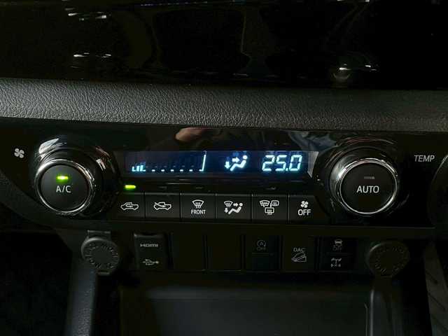 トヨタ ハイラックス Z 岩手県 2020(令2)年 4.8万km オキサイドブロンズM ワンオーナー　/純正ＳＤナビＢｌｕｅｔｏｏｔｈ／ＣＤ／ＤＶＤ／フルセグＴＶ　/バックカメラ　/レーダークルーズコントロール　/室内灯ＬＥＤ　/ダウンヒルアシストコントロール　/タイヤ：ＢＦ Ｇｏｏｄｒｉｃｈ