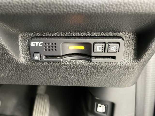 ホンダ フリード ハイブリット EX 埼玉県 2017(平29)年 5.5万km モダンスティールM 純正７インチナビ（VXM-174VFXi/）/バックカメラ/両側パワースライドドア/ビルトインＥＴＣ/前席シートヒーター/アダプティブクルーズコントロール/レーンキープアシスト/衝突軽減ブレーキ/横滑り防止装置/車線逸脱警報/ロールサンシェード/オートライト/LEDヘッドライト/ハーフレザーシート/純正フロアマット/純正アルミホイール