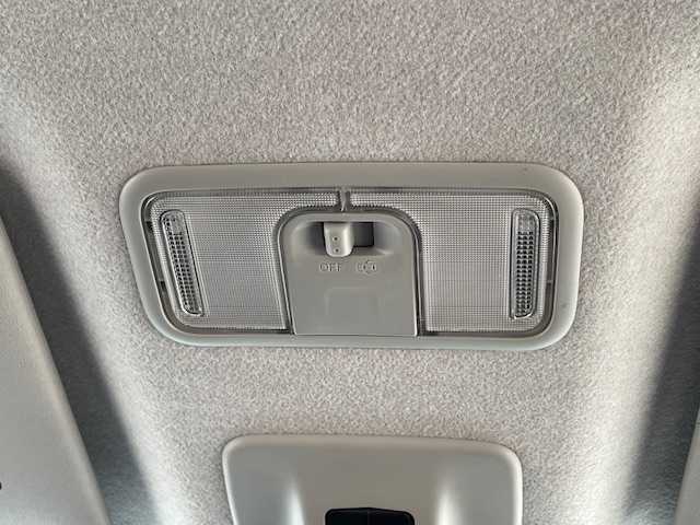 トヨタ ルーミー X S 富山県 2018(平30)年 8.7万km パールホワイトⅢ (株)IDOMが運営する【じしゃロン富山店】の自社ローン専用車両になります。こちらは現金またはオートローンご利用時の価格です。自社ローンご希望の方は別途その旨お申し付け下さい/プリクラッシュブレーキアシスト/コーナーセンサー/横滑り防止装置/KENWOODナビ/ETC/片側パワースライドドア/プッシュスタート/スマートキー/オートライト/取説/保証書/記録簿