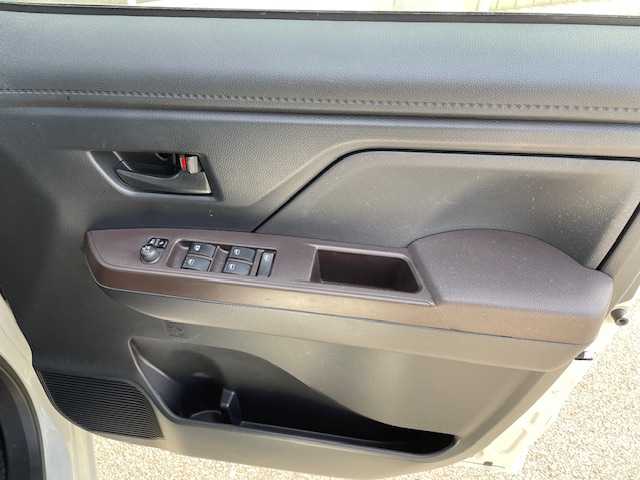 トヨタ ルーミー X S 富山県 2018(平30)年 8.7万km パールホワイトⅢ (株)IDOMが運営する【じしゃロン富山店】の自社ローン専用車両になります。こちらは現金またはオートローンご利用時の価格です。自社ローンご希望の方は別途その旨お申し付け下さい/プリクラッシュブレーキアシスト/コーナーセンサー/横滑り防止装置/KENWOODナビ/ETC/片側パワースライドドア/プッシュスタート/スマートキー/オートライト/取説/保証書/記録簿