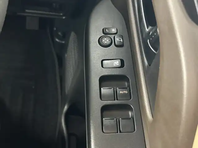 スズキ スペーシア HYBRID X 愛知県 2024(令6)年 0.1千km 茶 禁煙車/純正9インチナビ/（CD/DVD/Bluetooth/フルセグTV/USB)/全方位カメラ/スズキセーフティサポート/・衝突軽減ブレーキ/・レーンキープアシスト/・オートマチックハイビーム/・クリアランスソナー/・標識認識機能/シートヒーター/両側パワースライドドア/アイドリングストップ/スマートキー/プッシュスタート/LEDヘッドライト/ベンチシート