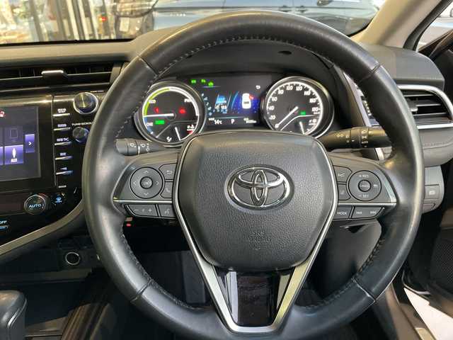 トヨタ カムリ G 愛知県 2017(平29)年 8.9万km 黒 トヨタセーフティセンス/純正ナビ/レーダークルーズコントロール/バックカメラ/コーナーセンサー/アルミホイール/ブラインドスポットモニター/LEDヘッドライト/オートマチックハイビーム/ドライブレコーダー/ETC/衝突軽減システム/フルセグ/CD DVD/Bluetooth/ステアリングスイッチ/スマートキー/プッシュスタート