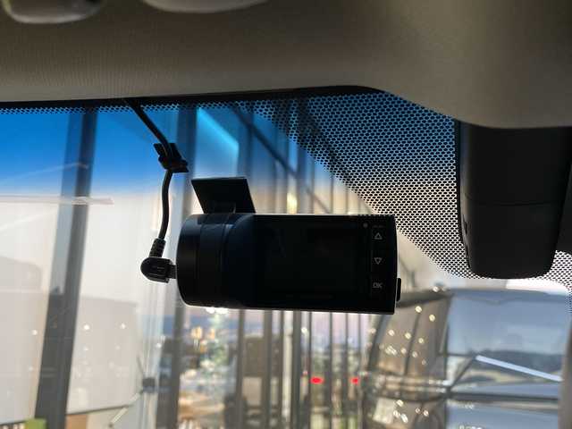 トヨタ カムリ G 愛知県 2017(平29)年 8.9万km 黒 トヨタセーフティセンス/純正ナビ/レーダークルーズコントロール/バックカメラ/コーナーセンサー/アルミホイール/ブラインドスポットモニター/LEDヘッドライト/オートマチックハイビーム/ドライブレコーダー/ETC/衝突軽減システム/フルセグ/CD DVD/Bluetooth/ステアリングスイッチ/スマートキー/プッシュスタート