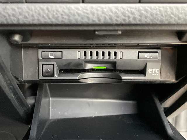 トヨタ カムリ G 愛知県 2017(平29)年 8.9万km 黒 トヨタセーフティセンス/純正ナビ/レーダークルーズコントロール/バックカメラ/コーナーセンサー/アルミホイール/ブラインドスポットモニター/LEDヘッドライト/オートマチックハイビーム/ドライブレコーダー/ETC/衝突軽減システム/フルセグ/CD DVD/Bluetooth/ステアリングスイッチ/スマートキー/プッシュスタート