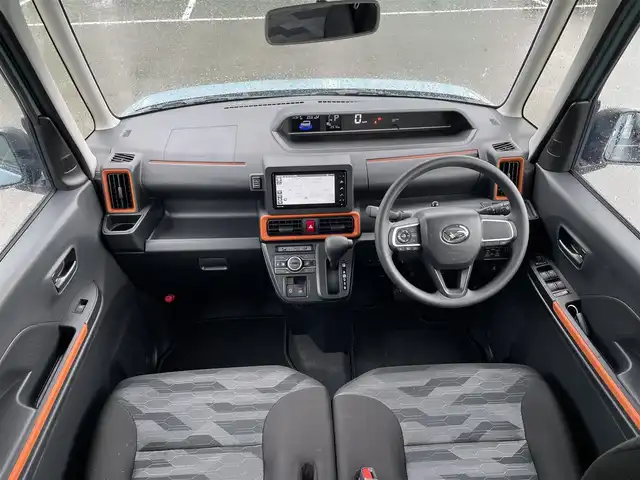 ダイハツ タント ファンクロス 東京都 2025(令7)年 0.3万km レイクブルーメタリック 純正ナビ(NMZN-W73D)/【AM/FM/DISC/HDMI/TV/BT/ipod/SD/USB】/パノラマモニター/ドライブレコーダー/両側電動スライドドア/衝突被害軽減ブレーキ/横滑り防止装置/シートヒーター/コーナーセンサー/後席モニター/電子パーキング/ルーフレール/LEDヘッドライト/フォグランプ/オートライト/純正14インチAW/プッシュスタート/スマートキー