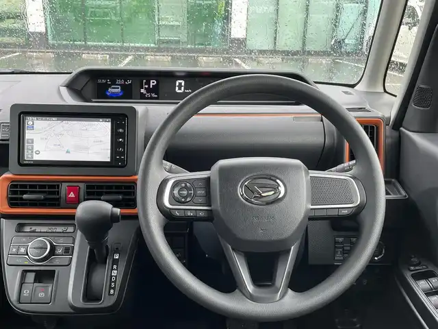 ダイハツ タント ファンクロス 東京都 2025(令7)年 0.3万km レイクブルーメタリック 純正ナビ(NMZN-W73D)/【AM/FM/DISC/HDMI/TV/BT/ipod/SD/USB】/パノラマモニター/ドライブレコーダー/両側電動スライドドア/衝突被害軽減ブレーキ/横滑り防止装置/シートヒーター/コーナーセンサー/後席モニター/電子パーキング/ルーフレール/LEDヘッドライト/フォグランプ/オートライト/純正14インチAW/プッシュスタート/スマートキー