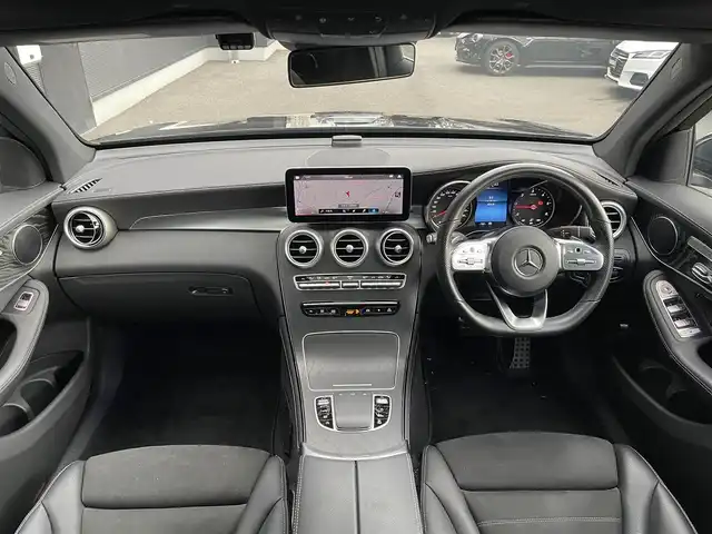 メルセデス・ベンツ ＧＬＣ２２０ d 4マチック AMGライン 山梨県 2020(令2)年 6.3万km 黒 後期　/Ｐサンルーフ　/レーダー　/ＡＣＣ　/ＢＳＡ/ＬＫＡ　/パイロットＡ　/ＨＵＤ　/純正メモリナビ　/全周囲Ｃ　/フルセグ　/黒半革　/シートＨ　Ｐシート　/マルチＢＬＥＤ　/Ａライト　/カープレイ　/保証書　/スペアＫ