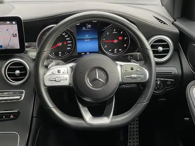 メルセデス・ベンツ ＧＬＣ２２０ d 4マチック AMGライン 山梨県 2020(令2)年 6.3万km 黒 後期　/Ｐサンルーフ　/レーダー　/ＡＣＣ　/ＢＳＡ/ＬＫＡ　/パイロットＡ　/ＨＵＤ　/純正メモリナビ　/全周囲Ｃ　/フルセグ　/黒半革　/シートＨ　Ｐシート　/マルチＢＬＥＤ　/Ａライト　/カープレイ　/保証書　/スペアＫ