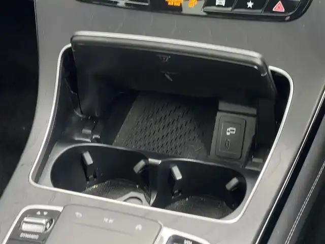 メルセデス・ベンツ ＧＬＣ２２０ d 4マチック AMGライン 山梨県 2020(令2)年 6.3万km 黒 後期　/Ｐサンルーフ　/レーダー　/ＡＣＣ　/ＢＳＡ/ＬＫＡ　/パイロットＡ　/ＨＵＤ　/純正メモリナビ　/全周囲Ｃ　/フルセグ　/黒半革　/シートＨ　Ｐシート　/マルチＢＬＥＤ　/Ａライト　/カープレイ　/保証書　/スペアＫ