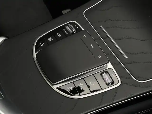 メルセデス・ベンツ ＧＬＣ２２０ d 4マチック AMGライン 山梨県 2020(令2)年 6.3万km 黒 後期　/Ｐサンルーフ　/レーダー　/ＡＣＣ　/ＢＳＡ/ＬＫＡ　/パイロットＡ　/ＨＵＤ　/純正メモリナビ　/全周囲Ｃ　/フルセグ　/黒半革　/シートＨ　Ｐシート　/マルチＢＬＥＤ　/Ａライト　/カープレイ　/保証書　/スペアＫ