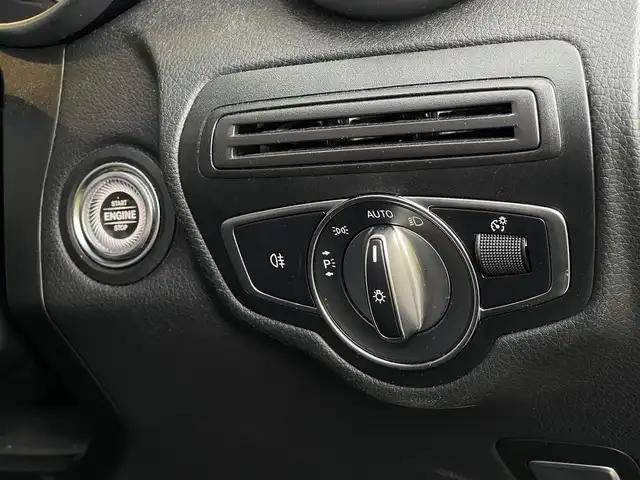 メルセデス・ベンツ ＧＬＣ２２０ d 4マチック AMGライン 山梨県 2020(令2)年 6.3万km 黒 後期　/Ｐサンルーフ　/レーダー　/ＡＣＣ　/ＢＳＡ/ＬＫＡ　/パイロットＡ　/ＨＵＤ　/純正メモリナビ　/全周囲Ｃ　/フルセグ　/黒半革　/シートＨ　Ｐシート　/マルチＢＬＥＤ　/Ａライト　/カープレイ　/保証書　/スペアＫ