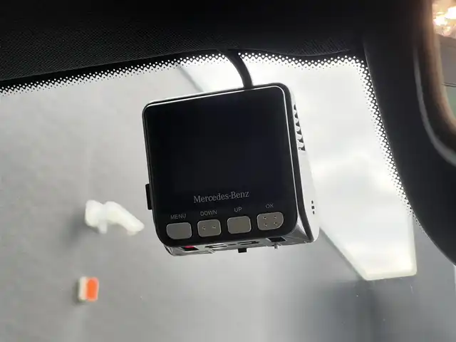 メルセデス・ベンツ ＧＬＣ２２０ d 4マチック AMGライン 山梨県 2020(令2)年 6.3万km 黒 後期　/Ｐサンルーフ　/レーダー　/ＡＣＣ　/ＢＳＡ/ＬＫＡ　/パイロットＡ　/ＨＵＤ　/純正メモリナビ　/全周囲Ｃ　/フルセグ　/黒半革　/シートＨ　Ｐシート　/マルチＢＬＥＤ　/Ａライト　/カープレイ　/保証書　/スペアＫ