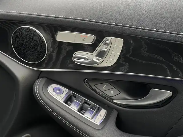 メルセデス・ベンツ ＧＬＣ２２０ d 4マチック AMGライン 山梨県 2020(令2)年 6.3万km 黒 後期　/Ｐサンルーフ　/レーダー　/ＡＣＣ　/ＢＳＡ/ＬＫＡ　/パイロットＡ　/ＨＵＤ　/純正メモリナビ　/全周囲Ｃ　/フルセグ　/黒半革　/シートＨ　Ｐシート　/マルチＢＬＥＤ　/Ａライト　/カープレイ　/保証書　/スペアＫ