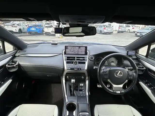 レクサス ＮＸ 300h Fスポーツ 茨城県 2019(令1)年 5.4万km スパークリングメテオM 革巻きステアリング/ステアリングスイッチ/ステアリングヒーター/メーカーナビ/パワーバックドア/三眼LEDヘッドライト/パドルシフト/サンルーフ/レザーシート/シートヒーター/ベンチレーション/レクサスセーフティセンス/レーダークルーズコントロール/ETC/社外4本出しマフラー/社外バネ