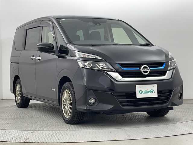 日産 セレナ e－パワー XV 新潟県 2018(平30)年 5.9万km ダイヤモンドブラック エマージェンシーブレーキ/純正フリップダウンモニター/ワンオーナー/純正8インチSDナビ/　　　CD/DVD/Blu-ray/AM/FM/フルセグ/BT/iPod/アラウンドビューモニター/両側パワースライドドア/クルーズコントロール/LEDオートライト/前席シートヒーター/純正アルミホイール付サマータイヤ車載(5ミリ)/インテリジェントパーキングアシスト/リアオートエアコン/ナビ連動ドライブレコーダー/ステアリングスイッチ/ステアリングヒーター/純正フロアマット/ドアバイザー/後席パーソナルテーブル/後席サンシェード/スペアキー/スマートキー/ETC
