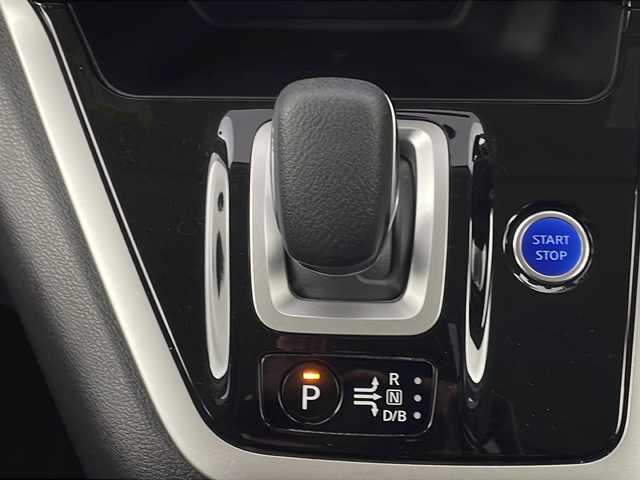 日産 セレナ e－パワー XV 新潟県 2018(平30)年 5.9万km ダイヤモンドブラック エマージェンシーブレーキ/純正フリップダウンモニター/ワンオーナー/純正8インチSDナビ/　　　CD/DVD/Blu-ray/AM/FM/フルセグ/BT/iPod/アラウンドビューモニター/両側パワースライドドア/クルーズコントロール/LEDオートライト/前席シートヒーター/純正アルミホイール付サマータイヤ車載(5ミリ)/インテリジェントパーキングアシスト/リアオートエアコン/ナビ連動ドライブレコーダー/ステアリングスイッチ/ステアリングヒーター/純正フロアマット/ドアバイザー/後席パーソナルテーブル/後席サンシェード/スペアキー/スマートキー/ETC