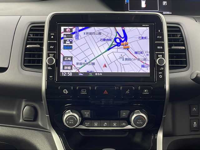 日産 セレナ e－パワー XV 新潟県 2018(平30)年 5.9万km ダイヤモンドブラック エマージェンシーブレーキ/純正フリップダウンモニター/ワンオーナー/純正8インチSDナビ/　　　CD/DVD/Blu-ray/AM/FM/フルセグ/BT/iPod/アラウンドビューモニター/両側パワースライドドア/クルーズコントロール/LEDオートライト/前席シートヒーター/純正アルミホイール付サマータイヤ車載(5ミリ)/インテリジェントパーキングアシスト/リアオートエアコン/ナビ連動ドライブレコーダー/ステアリングスイッチ/ステアリングヒーター/純正フロアマット/ドアバイザー/後席パーソナルテーブル/後席サンシェード/スペアキー/スマートキー/ETC
