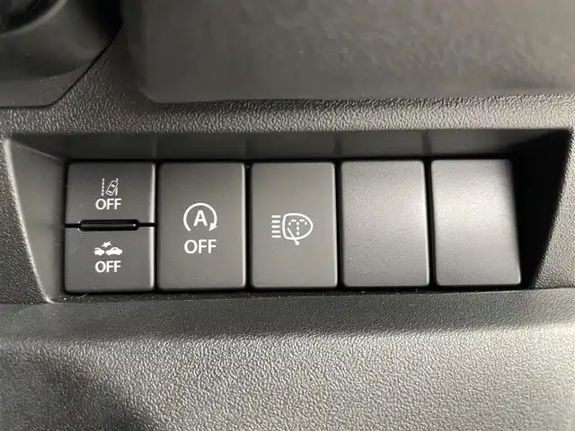 スズキ ジムニー シエラ JC 富山県 2023(令5)年 2.1万km ピュアホワイトP 4WD/社外メモリナビ（AM/FM/CD/USB/BT）/ワンセグTV/バックカメラ/デュアルセンサーブレーキサポート/レーンキープアシスト/クルーズコントロール/横滑り防止装置/ETC/ドライブレコーダー前後/純正15インチAW/前席シートヒーター/ダウンヒルアシストコントロール/LEDヘッドライト/フォグランプ/オートライト/ヘッドライトウォッシャー/社外タイヤカバー/プッシュスタート/スマートキー（スペアキー有）/純正フロアマット/取扱説明書/保証書
