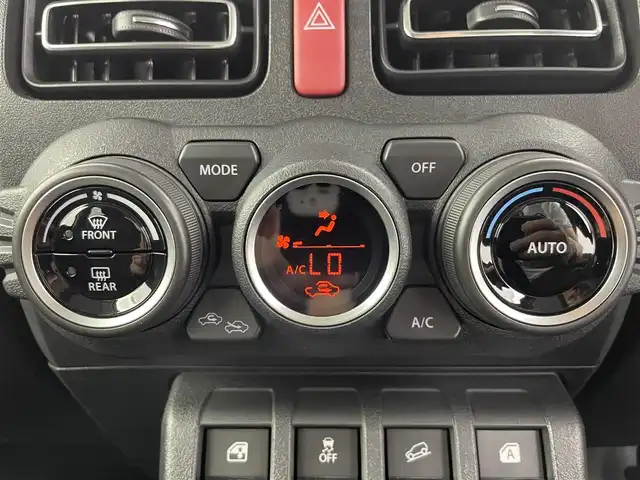 スズキ ジムニー シエラ JC 富山県 2023(令5)年 2.1万km ピュアホワイトP 4WD/社外メモリナビ（AM/FM/CD/USB/BT）/ワンセグTV/バックカメラ/デュアルセンサーブレーキサポート/レーンキープアシスト/クルーズコントロール/横滑り防止装置/ETC/ドライブレコーダー前後/純正15インチAW/前席シートヒーター/ダウンヒルアシストコントロール/LEDヘッドライト/フォグランプ/オートライト/ヘッドライトウォッシャー/社外タイヤカバー/プッシュスタート/スマートキー（スペアキー有）/純正フロアマット/取扱説明書/保証書