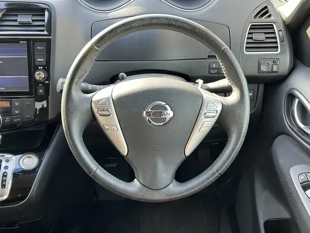 日産 セレナ HWS S HV Vセレ +SeftyⅡ 千葉県 2016(平28)年 5.5万km インペリアルアンバーP エマージェンシーブレーキ/アラウンドビューカメラ/純正9インチSDナビ【MM515D-L】/・CD/DVD/MSV/Bluetooth/フルセグTV/純正フリップダウンモニター/両後パワースライドドア/インテリジェントルームミラー/インテリジェントキー/車線逸脱警報/踏み間違い防止/前後コーナーセンサー/クルーズコントロール/前後ドライブレコーダー/ETC/純正LEDヘッドライト/フォグランプ/純正16インチアルミホイール/アイドリングストップ/新車時保証書＆取扱説明書