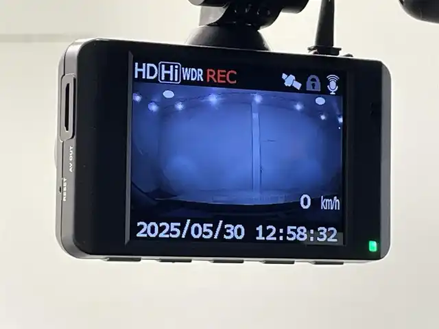 トヨタ クラウン ハイブリッド アスリートS 愛知県 2015(平27)年 9.9万km プレシャスシルバー 純正８インチＳＤナビ/（Bluetooth/フルセグTV/HDD/AM/FM/CD・DVD再生）　/クリアランスソナー　/トヨタセーフティセンスP　/　　-プリクラッシュセーフティ/　　-レーンディパーチャーアラート/　　-オートマチックハイビーム/　　-レーダークルーズコントロール/ビルトインＥＴＣ　/シートヒーター　/ステアリングヒーター　/ドライブレコーダー　/バックカメラ　/電動パワーシート　/純正１８インチＡＷ　/LEDヘッドライト/フォグランプ