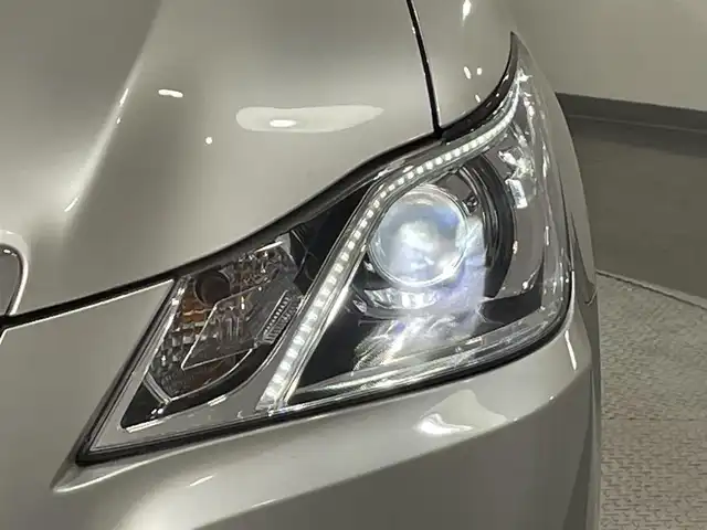 トヨタ クラウン ハイブリッド アスリートS 愛知県 2015(平27)年 9.9万km プレシャスシルバー 純正８インチＳＤナビ/（Bluetooth/フルセグTV/HDD/AM/FM/CD・DVD再生）　/クリアランスソナー　/トヨタセーフティセンスP　/　　-プリクラッシュセーフティ/　　-レーンディパーチャーアラート/　　-オートマチックハイビーム/　　-レーダークルーズコントロール/ビルトインＥＴＣ　/シートヒーター　/ステアリングヒーター　/ドライブレコーダー　/バックカメラ　/電動パワーシート　/純正１８インチＡＷ　/LEDヘッドライト/フォグランプ