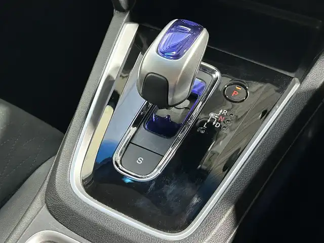 ホンダ シャトル ハイブリッド Z スタイルエディション 大阪府 2016(平28)年 2.1万km ミラノレッド 純正ナビ(フルセグ/DVD再生/Bluetooth) バックカメラ ETC 衝突軽減 クルコン ハーフレザー シートヒーター オートライト スマートキー プッシュスタート ワンオーナー 禁煙車