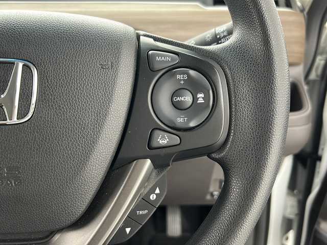 ホンダ フリード G ホンダセンシング 群馬県 2022(令4)年 1.4万km プラチナホワイトパール 純正９型ナビ　衝突被害軽減ブレーキ　アダプティブクルーズコントロール　バックカメラ　ビルトインＥＴＣ　ドライブレコーダー　シートヒーター　レーンキープアシスト　ステアリングリモコン　ＬＥＤ　禁煙車