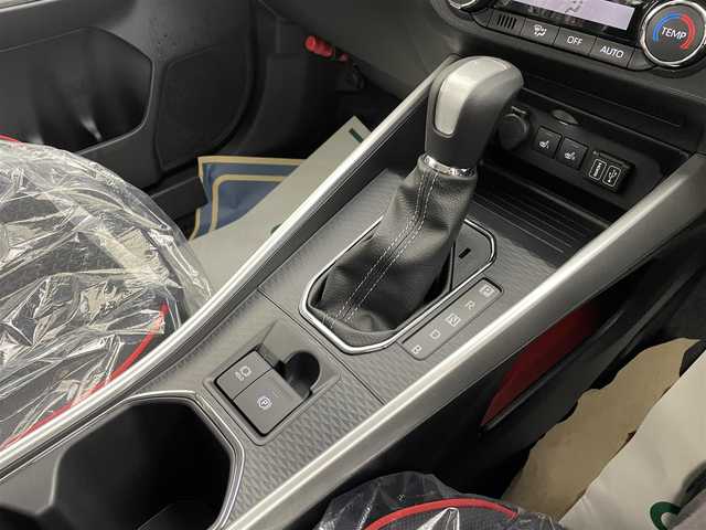 トヨタ ライズ Z 大分県 2025(令7)年 0.1万km未満 シャイニングホワイトパール 登録済未使用車/スマートアシスト/衝突回避支援ブレーキ機能（対車両・対歩行者［昼夜］）/衝突警報機能（対車両・対歩行者［昼夜］）/車線逸脱警報機能/車線逸脱抑制制御機能/ふらつき警報/路側逸脱警報/ブレーキ制御付誤発進抑制機能（前方・後方）/先行車発進お知らせ機能/ADB（アダプティブドライビングビーム）/コーナーセンサー/標識認識機能（進入禁止/最高速度/一時停止）/全車速追従機能付ACC/（アダプティブクルーズコントロール／停止保持機能あり）/サイドビューランプ/LKC（レーンキープコントロール）/9型ディスプレイオーディオ/【スマートフォン連携】/Apple CarPlay、Android Auto/【オーディオ・ビジュアル機能】/AM/FM、TV（フルセグ）、Bluetooth/USB端子（外部入力/充電）、HDMI端子（外部入力）/【その他】GPSアンテナ/ステアリングスイッチ/バックカメラ/電動パーキング/オートホールド機能/保証書、取説、スペアキー有り