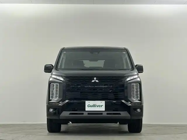 三菱 デリカＤ：５ シャモニー 埼玉県 2025(令7)年 0.1万km未満 グラファイトグレーメタリック/ブラックマイカ 登録済未使用車　両側電動ドア　衝突軽減　ハンドルヒーター　前席シートヒーター　バックカメラ　４WD　運転席パワーシート　追従クルコン　ＢＳＭ　踏み間違え防止　横滑り防止　スペアキー１本　取説　保証書