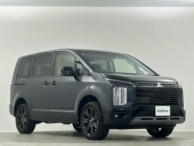 三菱 デリカＤ：５ シャモニー 埼玉県 2025(令7)年 0.1万km未満 グラファイトグレーメタリック/ブラックマイカ 登録済未使用車　両側電動ドア　衝突軽減　ハンドルヒーター　前席シートヒーター　バックカメラ　４WD　運転席パワーシート　追従クルコン　ＢＳＭ　踏み間違え防止　横滑り防止　スペアキー１本　取説　保証書