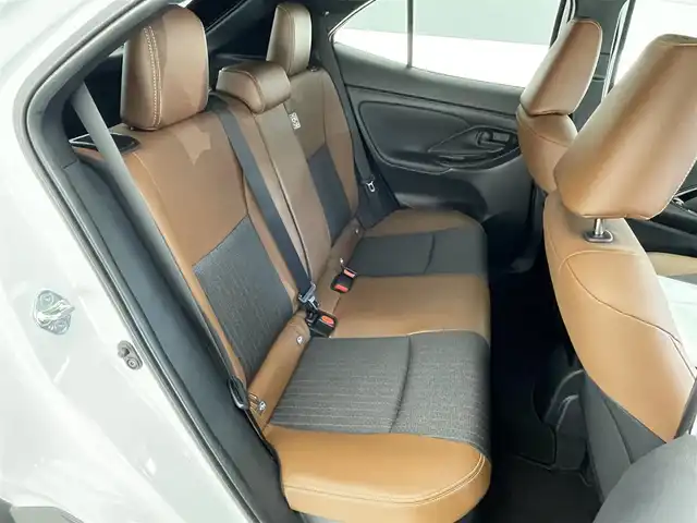 トヨタ ヤリスクロス ハイブリッド Z アドベンチャー 愛知県 2023(令5)年 1.9万km ブラックマイカ/プラチナホワイトパールマイカ 純正８型オーディオナビ　Ｂｌｕｅｔｏｏｔｈ　ルームミラー録画付　ＢＳＭ　バックカメラ　ハーフレザー　シートヒーター　ハンドルヒーター　セーフティセンス　衝突軽減　車線逸脱　追従クルコン　ＥＴＣ　禁煙車
