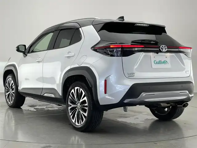 トヨタ ヤリスクロス ハイブリッド Z アドベンチャー 愛知県 2023(令5)年 1.9万km ブラックマイカ/プラチナホワイトパールマイカ 純正８型オーディオナビ　Ｂｌｕｅｔｏｏｔｈ　ルームミラー録画付　ＢＳＭ　バックカメラ　ハーフレザー　シートヒーター　ハンドルヒーター　セーフティセンス　衝突軽減　車線逸脱　追従クルコン　ＥＴＣ　禁煙車