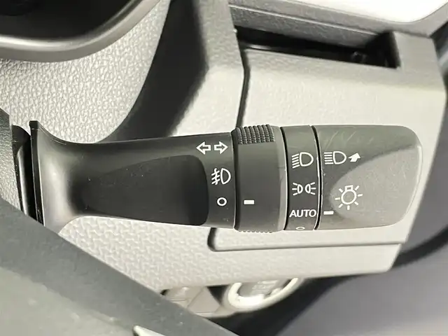 トヨタ タンク カスタムG－T 千葉県 2018(平30)年 3万km ブライトシルバーM 禁煙車/社外ナビ　（KENWOOD）/フルセグTV　CD/DVD　Bluetooth/バックカメラ/両側パワースライドドア/オートライト/衝突軽減ブレーキ/レーンキープアシスト/クルーズコントロール/アイドリングストップ/オートリトラミラー/ステアリングスイッチ/シートヒーター/USB入力端子/リアドリンクホルダー/純正アルミホイール/純正フロアマット/スペアキー