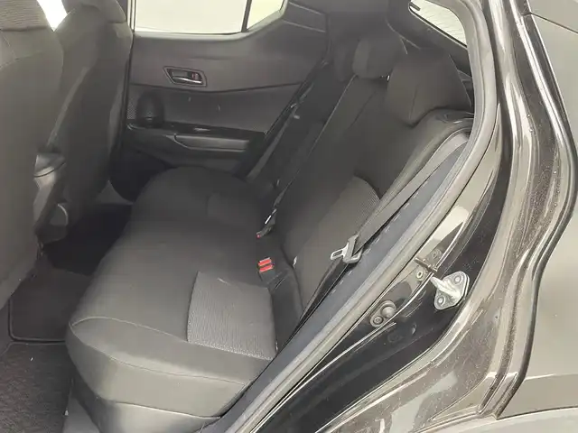 トヨタ Ｃ－ＨＲ S LEDパッケージ 兵庫県 2019(平31)年 7.8万km ブラックマイカ 純正SDナビ（NSZT-Y68T）/（フルセグ/CD/DVD/SD/Bluetooth）/ETC/前後ドライブレコーダー/ステアリングスイッチ/トヨタセーフティーセンス/LEDヘッドライト/オートライト/シーケンシャルウインカー/TRDエアロ/フロアマット/スマートキー/プッシュスタート