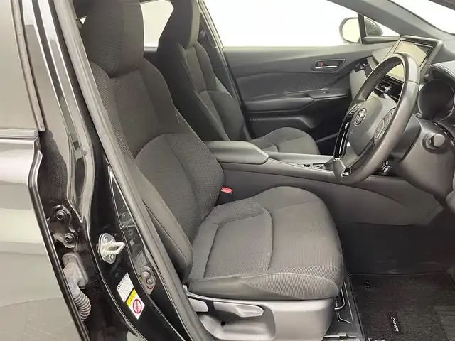 トヨタ Ｃ－ＨＲ S LEDパッケージ 兵庫県 2019(平31)年 7.8万km ブラックマイカ 純正SDナビ（NSZT-Y68T）/（フルセグ/CD/DVD/SD/Bluetooth）/ETC/前後ドライブレコーダー/ステアリングスイッチ/トヨタセーフティーセンス/LEDヘッドライト/オートライト/シーケンシャルウインカー/TRDエアロ/フロアマット/スマートキー/プッシュスタート