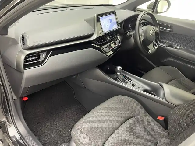 トヨタ Ｃ－ＨＲ S LEDパッケージ 兵庫県 2019(平31)年 7.8万km ブラックマイカ 純正SDナビ（NSZT-Y68T）/（フルセグ/CD/DVD/SD/Bluetooth）/ETC/前後ドライブレコーダー/ステアリングスイッチ/トヨタセーフティーセンス/LEDヘッドライト/オートライト/シーケンシャルウインカー/TRDエアロ/フロアマット/スマートキー/プッシュスタート