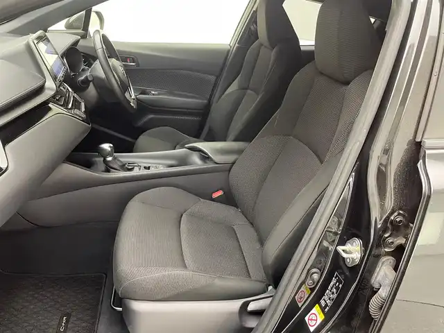 トヨタ Ｃ－ＨＲ S LEDパッケージ 兵庫県 2019(平31)年 7.8万km ブラックマイカ 純正SDナビ（NSZT-Y68T）/（フルセグ/CD/DVD/SD/Bluetooth）/ETC/前後ドライブレコーダー/ステアリングスイッチ/トヨタセーフティーセンス/LEDヘッドライト/オートライト/シーケンシャルウインカー/TRDエアロ/フロアマット/スマートキー/プッシュスタート