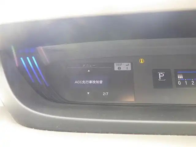ホンダ フリード G ホンダセンシング 千葉県 2018(平30)年 5.7万km ホワイトオーキッドパール ホンダセンシング/・衝突軽減ブレーキ（CMBS）/・車線維持支援システム（LKAS）/・アダプティブクルーズコントロール（ACC）/・後方誤発進抑制機能/・誤発進抑制機能/両側パワースライドドア/純正メモリーナビ/地デジTV/【DVD/CD再生機能　Bluetooth接続】/バックカメラ/ドライブレコーダー/ハーフレザーシート/ETC/LEDヘッドライト/ウインカーミラー/純正15インチアルミホイル/Honda スマートキー