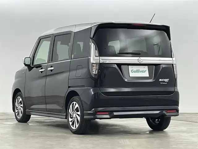 スズキ ソリオ バンディット HV SV 福島県 2023(令5)年 0.8万km スーパーブラックパール スズキセーフティサポート/・衝突被害軽減ブレーキ/・誤発進抑制装置/・後退時ブレーキサポート/・車線逸脱警報装置/・レーダークルーズコントロール/・ふらつき警報/・ハイビームアシスト/・先行車発進お知らせ/純正9インチナビ/・フルセグTV/BT/USB/CD/DVD/FM/AM/・バックカメラ/・全方位カメラ/ヘッドアップディスプレイ/両側パワースライドドア/革張ステアリング/・ステアリングリモコン/・パドルシフト/D+N席シートヒーター/プッシュスタート/・スマートキー/電動格納ミラー/・ウィンカーミラー/・オートミラー/LEDヘッドライト/・フォグランプ/・オートライト/寒冷地仕様/アイドリングストップ/コーナーセンサー/純正フロアマット/純正15インチAW