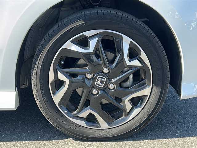ホンダ Ｎ ＢＯＸ カスタム G L ターボ ホンダセンシング 茨城県 2018(平30)年 6.3万km プラチナホワイトパール 純正8インチSDナビ（AM/FM/Bluetooth接続/AppleCarPlay/フルセグTV/CD/DVD/USB）/バックカメラ/両側パワースライドドア/クルーズコントロール/純正ETC/パドルシフト/ハーフレザーシート/スマートキー/前方ドライブレコーダー/純正フロアマット/レーンキープアシスト/横滑り防止装置/衝突被害軽減システム/カーテンエアバッグ/純正15インチアルミホイール