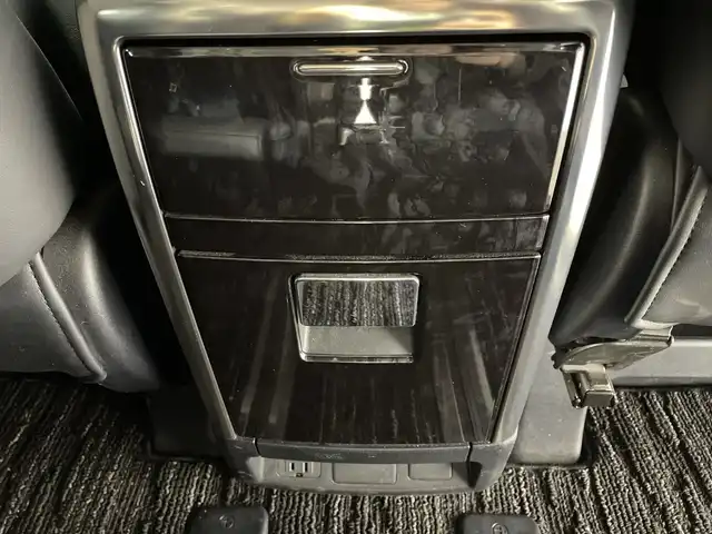 トヨタ ヴェルファイア Z Gエディション 福岡県 2019(令1)年 7.7万km ホワイトパールクリスタルシャイン 純正9型メモリーナビゲーション/フルセグテレビ/バックカメラ/純正ドライブレコーダー/ビルトインETC/純正フリップダウンモニター/両側パワースライドドア/LEDヘッドライト/純正18インチアルミホイール/レーダークルーズコントロール/3列シート/オートライト/オートハイビーム/コーナーセンサー/スマートキー/プッシュスタートエンジン