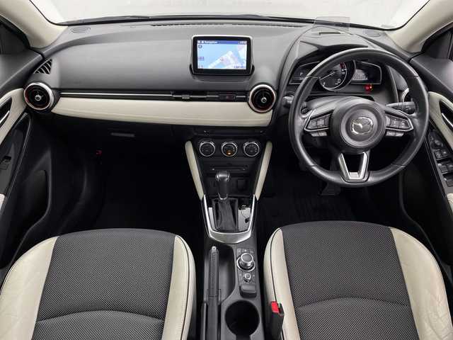 マツダ デミオ XD ツーリング Lパッケージ 鹿児島県 2016(平28)年 3.2万km ジェットブラックマイカ 純正ナビ/・FM/AM/Bluetooth/・フルセグTV/・DVD/AVX/・バックカメラ/ハーフレザーシート/・シートヒーターＤ＋Ｎ/i-ACTIVSENSE/・スマートブレーキサポート(ＳＢＳ)/・車線逸脱警報システム/・ブラインドスポットモニター/純正16インチアルミホイール/レーダークルーズコントロール/電動格納ミラー/LEDオートライト/ETC/スマートキー×２/取扱説明書/保証書/ブラインドスポットモニタリング/ヘッドアップディスプレイ