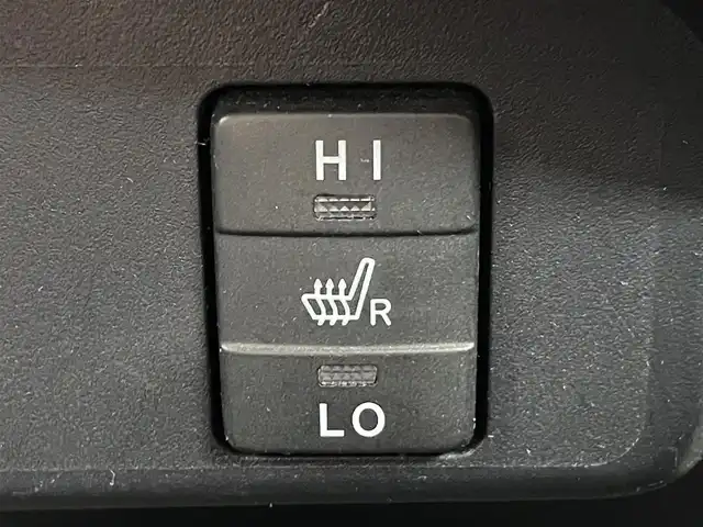 トヨタ シエンタ ハイブリッド G 東京都 2015(平27)年 7.1万km パール 純正エアロ　/純正ＳＤナビフルセグ　/・BluetoothAudio/・CD/SD/DVD/FM/AM/純正後席フリップダウンモニター/セーフティセンスＣ　/レーンディパーチャーアラート　/プリクラッシュセーフティ　/オートマチックハイビーム　/先行車発進お知らせ　/両側電動パワースライドドア　/社外17インチAW/プッシュエンジンスタート/スマートキー/社外フロアマット/カーボン調ミラーカバー/ビルトインETC/Wエアバック＆ABS/保証書＆取説