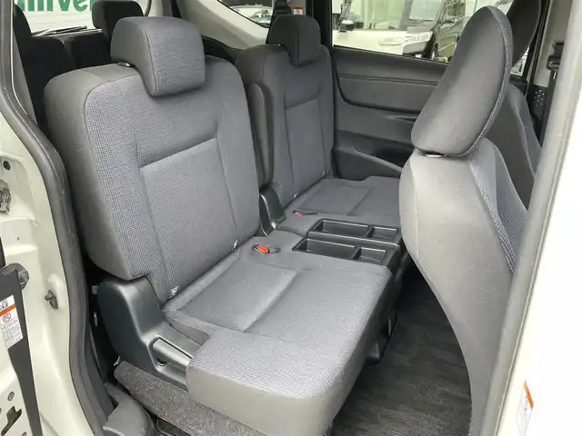 トヨタ シエンタ ハイブリッド G 東京都 2015(平27)年 7.1万km パール 純正エアロ　/純正ＳＤナビフルセグ　/・BluetoothAudio/・CD/SD/DVD/FM/AM/純正後席フリップダウンモニター/セーフティセンスＣ　/レーンディパーチャーアラート　/プリクラッシュセーフティ　/オートマチックハイビーム　/先行車発進お知らせ　/両側電動パワースライドドア　/社外17インチAW/プッシュエンジンスタート/スマートキー/社外フロアマット/カーボン調ミラーカバー/ビルトインETC/Wエアバック＆ABS/保証書＆取説