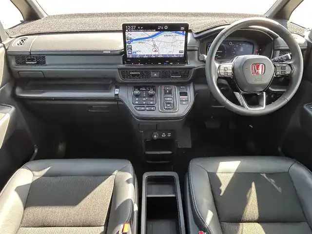 ホンダ ステップワゴン スパーダ eHEV 佐賀県 2024(令6)年 2.2万km 黒 純正11.4インチナビ/フルセグTV/Bluetooth/USB/１２Vソケット/バックカメラ/前後純正ドラレコ/両側パワースライドドア/アダクティブクルーズコントロール/ハーフレザーシート/シートヒーター/オートマチックハイビーム/ビルトインETC/純正16インチアルミ/純正フロアマット/新車保証書/取扱説明書/スペアキー1本/ホンダセンシング/横滑り防止機能/レーンキープアシスト/衝突被害軽減システム/ブラインドスポットモニター