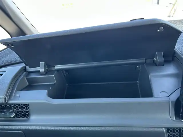 ホンダ ステップワゴン スパーダ eHEV 佐賀県 2024(令6)年 2.2万km 黒 純正11.4インチナビ/フルセグTV/Bluetooth/USB/１２Vソケット/バックカメラ/前後純正ドラレコ/両側パワースライドドア/アダクティブクルーズコントロール/ハーフレザーシート/シートヒーター/オートマチックハイビーム/ビルトインETC/純正16インチアルミ/純正フロアマット/新車保証書/取扱説明書/スペアキー1本/ホンダセンシング/横滑り防止機能/レーンキープアシスト/衝突被害軽減システム/ブラインドスポットモニター