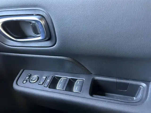 ホンダ ステップワゴン スパーダ eHEV 佐賀県 2024(令6)年 2.2万km 黒 純正11.4インチナビ/フルセグTV/Bluetooth/USB/１２Vソケット/バックカメラ/前後純正ドラレコ/両側パワースライドドア/アダクティブクルーズコントロール/ハーフレザーシート/シートヒーター/オートマチックハイビーム/ビルトインETC/純正16インチアルミ/純正フロアマット/新車保証書/取扱説明書/スペアキー1本/ホンダセンシング/横滑り防止機能/レーンキープアシスト/衝突被害軽減システム/ブラインドスポットモニター